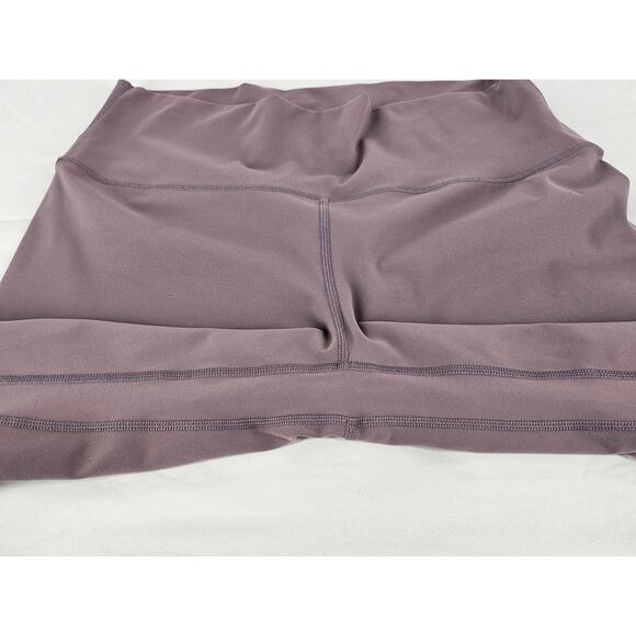 WOMEN'S LAVENDER GYM COMPRESSION LEGGINGS SIZE LARGE - VERY COMFORTABLE MATERIAL - Picture 5 of 11